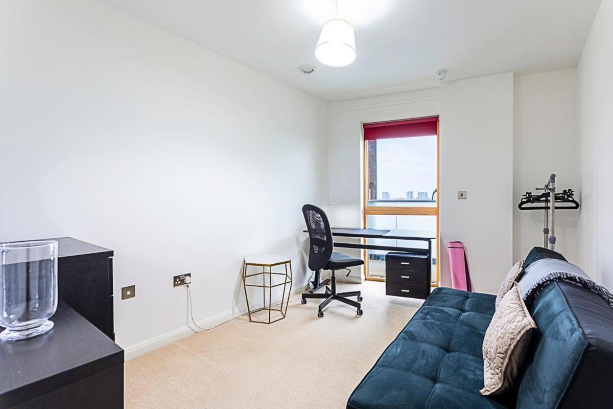Trendy Queen's Park With Views Across * Londres