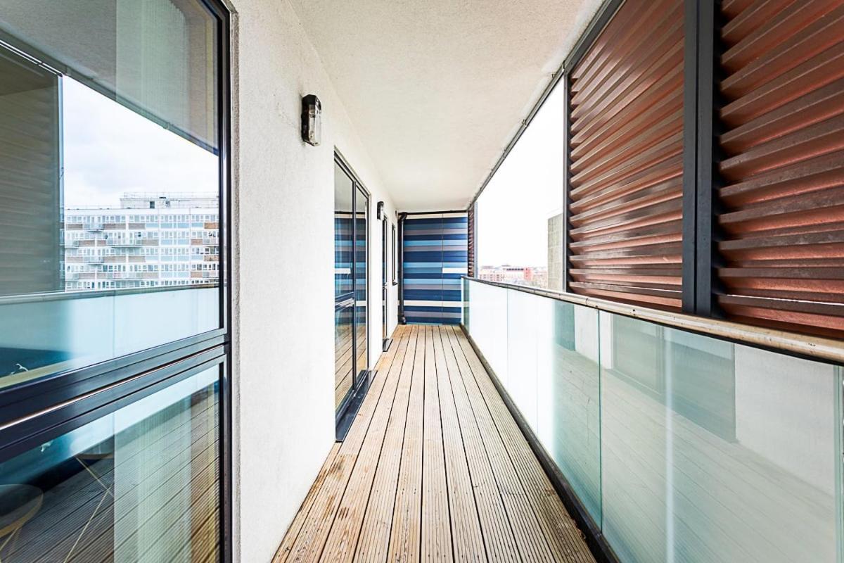Trendy Queen's Park With Views Across Apartamento