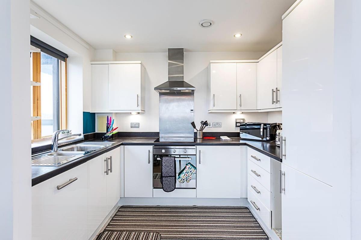 Trendy Queen's Park With Views Across Apartamento
