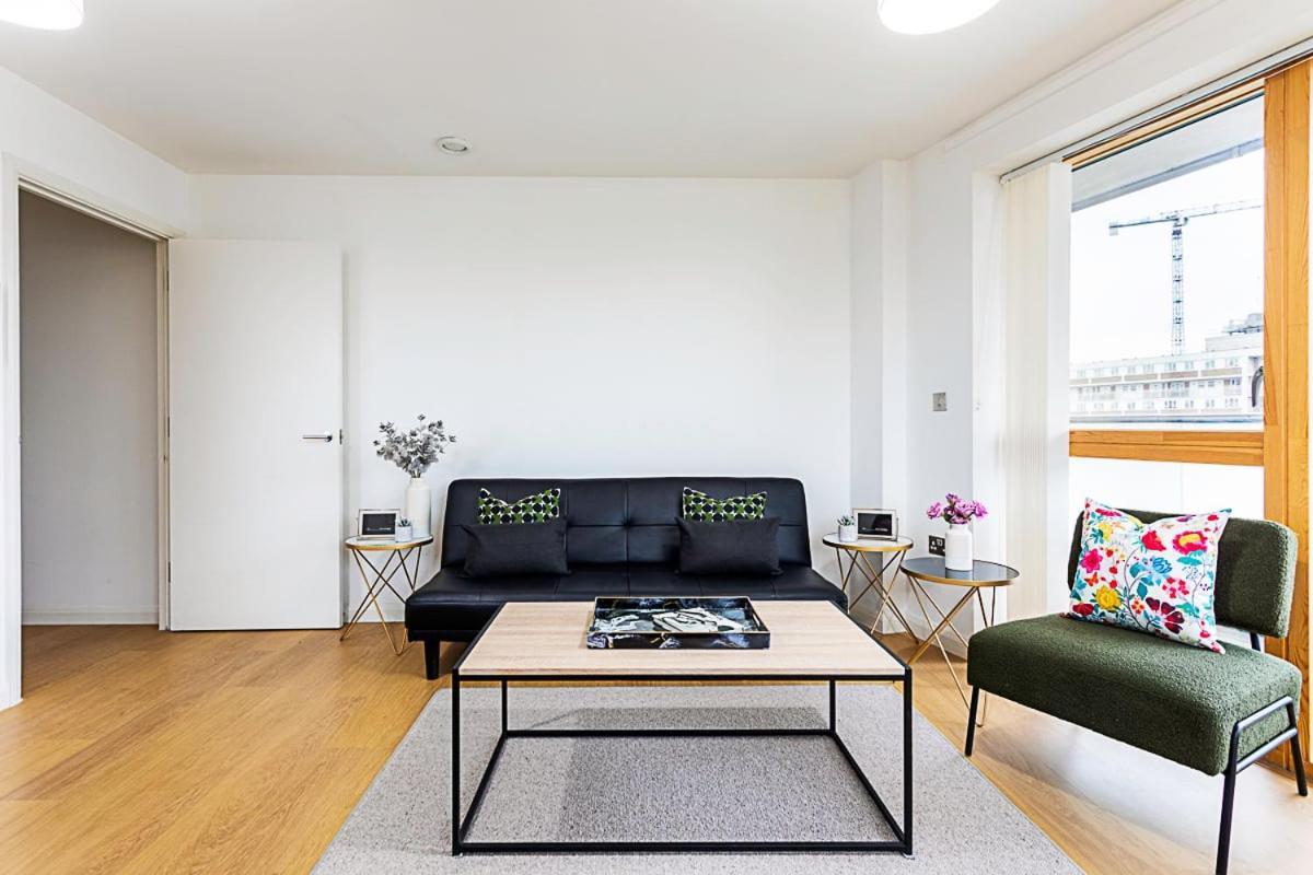 Trendy Queen's Park With Views Across Apartamento Londres