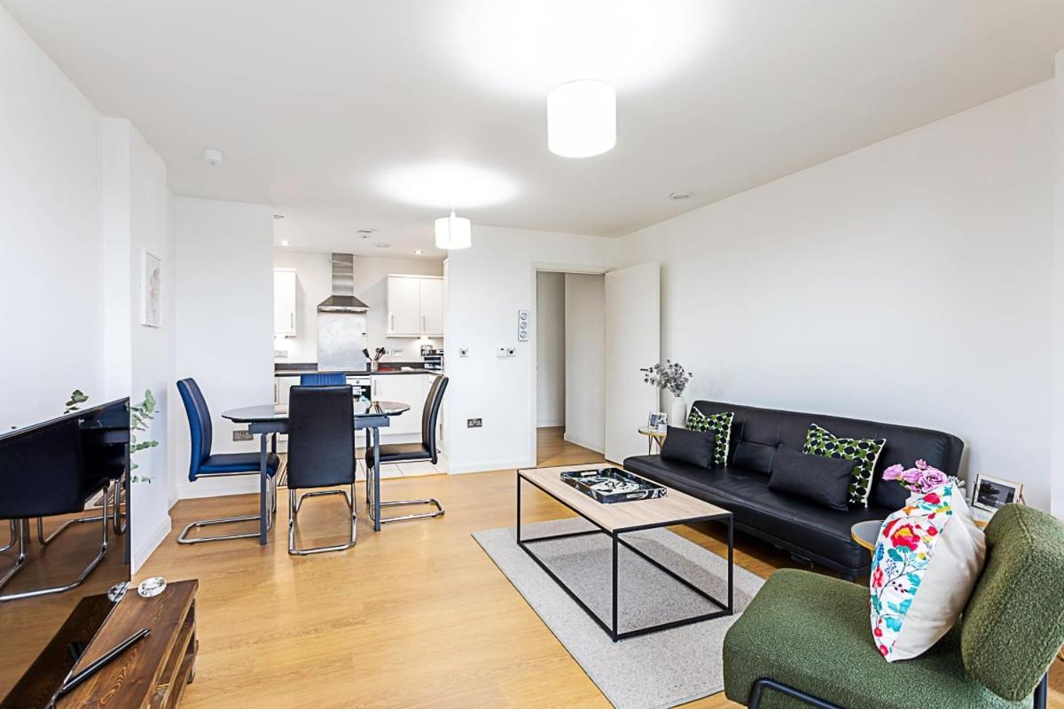 Trendy Queen's Park With Views Across Apartamento *